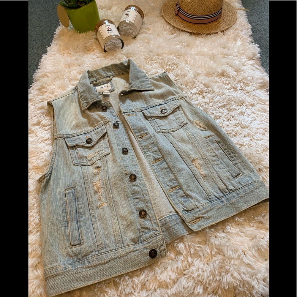Forever 21 sleeveless jean vest